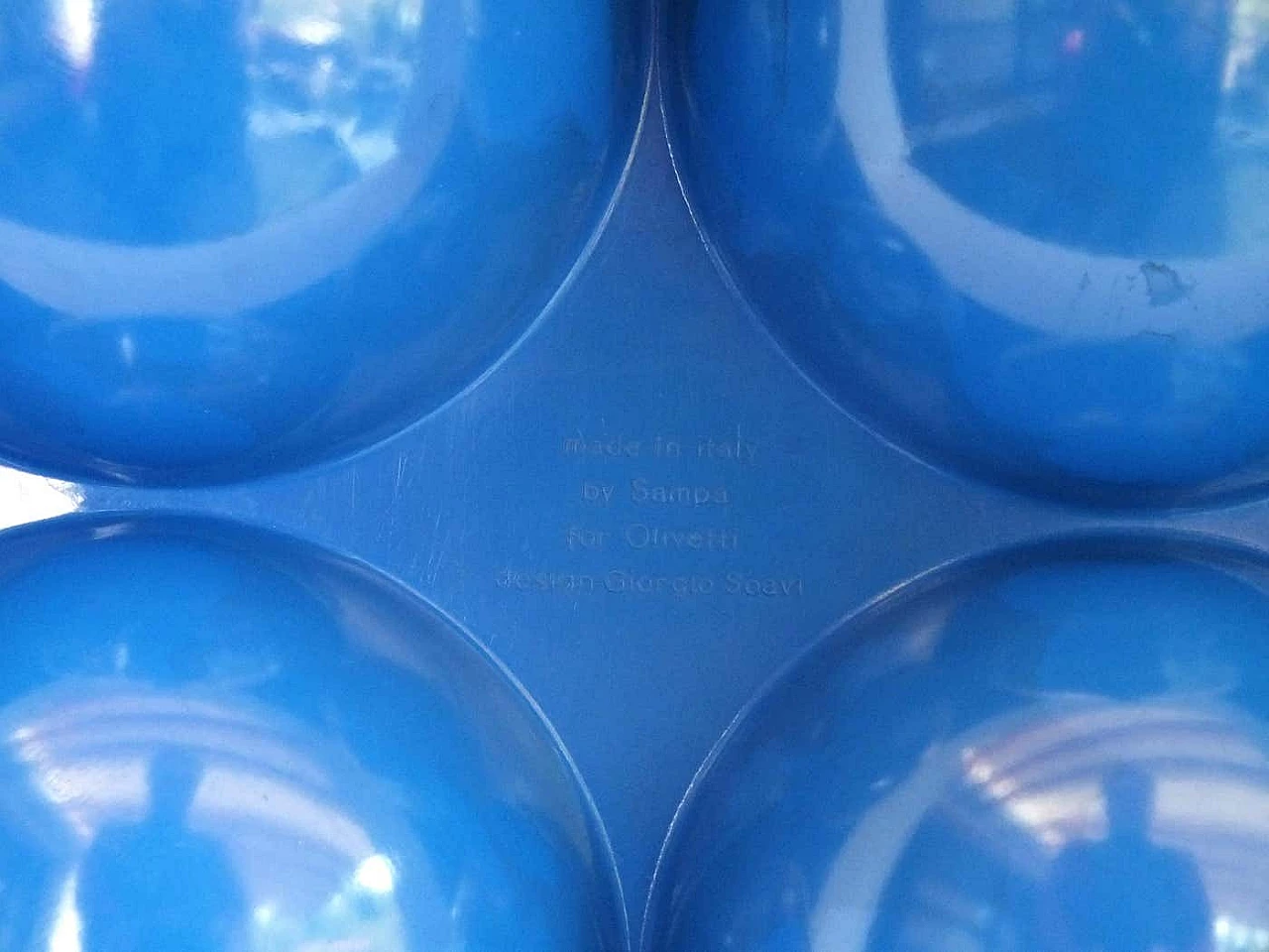 Posacenere Sampa blu di Giorgio Soavi per Olivetti, anni '60 5