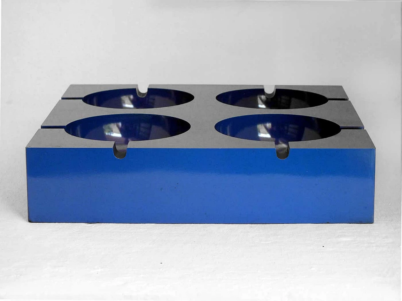 Posacenere Sampa blu di Giorgio Soavi per Olivetti, anni '60 9