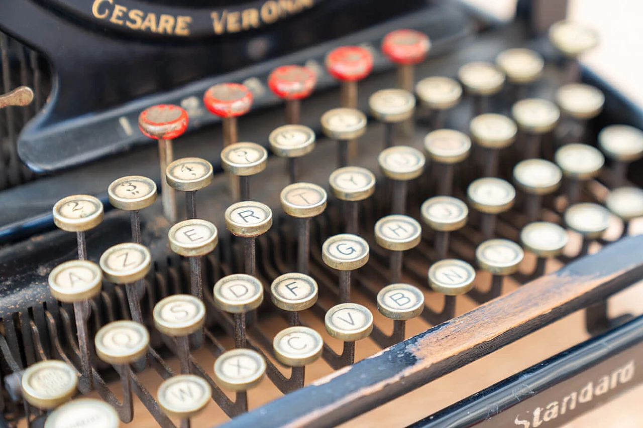 Remington metal typewriter, early 20th century 3