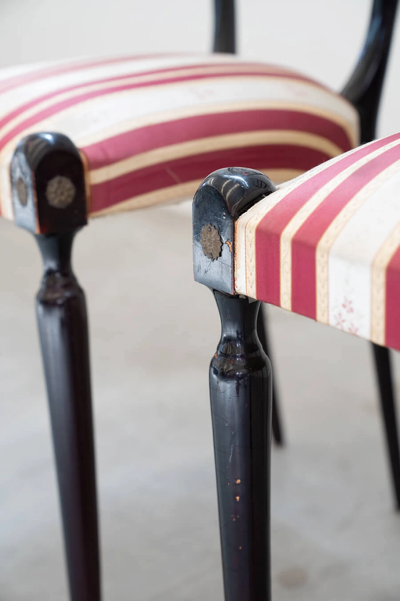 Pair of Chiavarine chairs in mahogany with fabric seat by Paolo Buffa, 50s 1396984