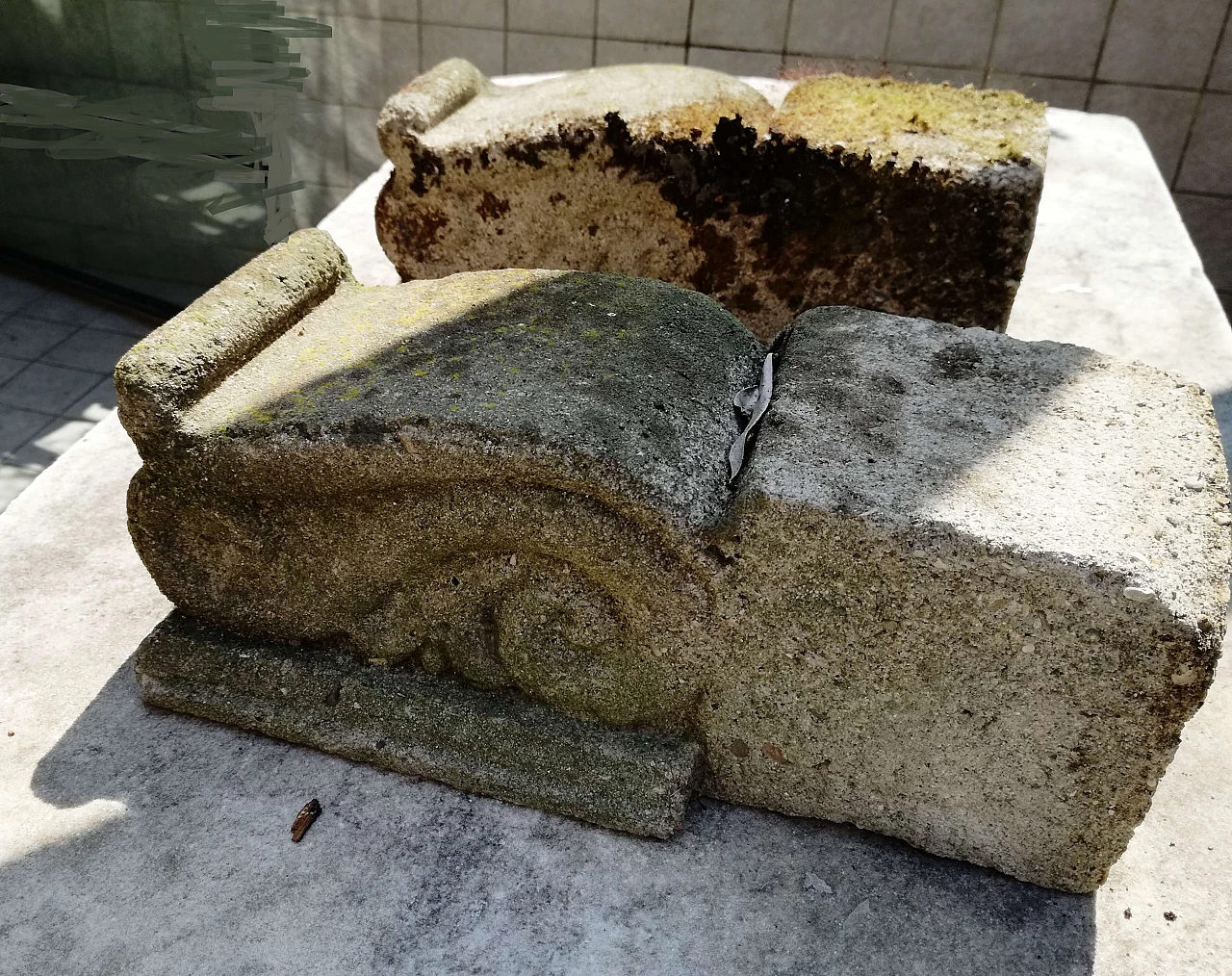 Coppia di mensole di sostegno stile Gotico in pietra 1