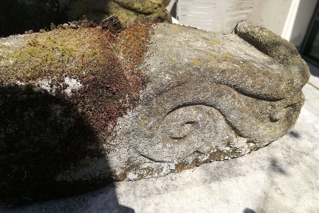 Coppia di mensole di sostegno stile Gotico in pietra 2