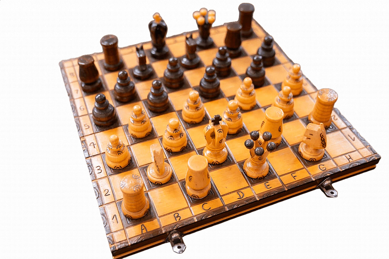 Beech travel chessboard, 1970s 11