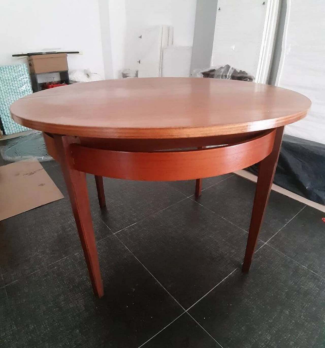 Tavolo rotondo allungabile in quercia, anni '70 1