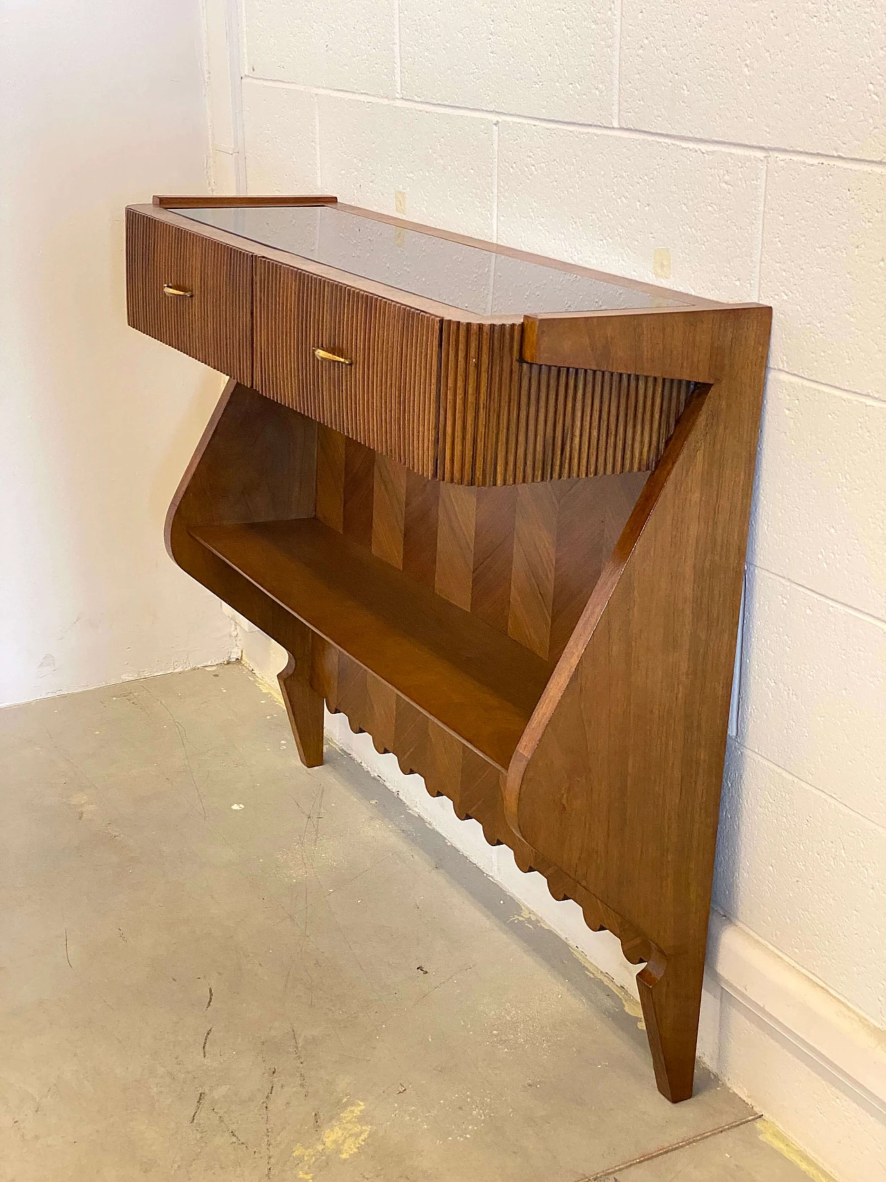 Walnut console with black glass top in the style of Paolo Buffa, 1940s 1