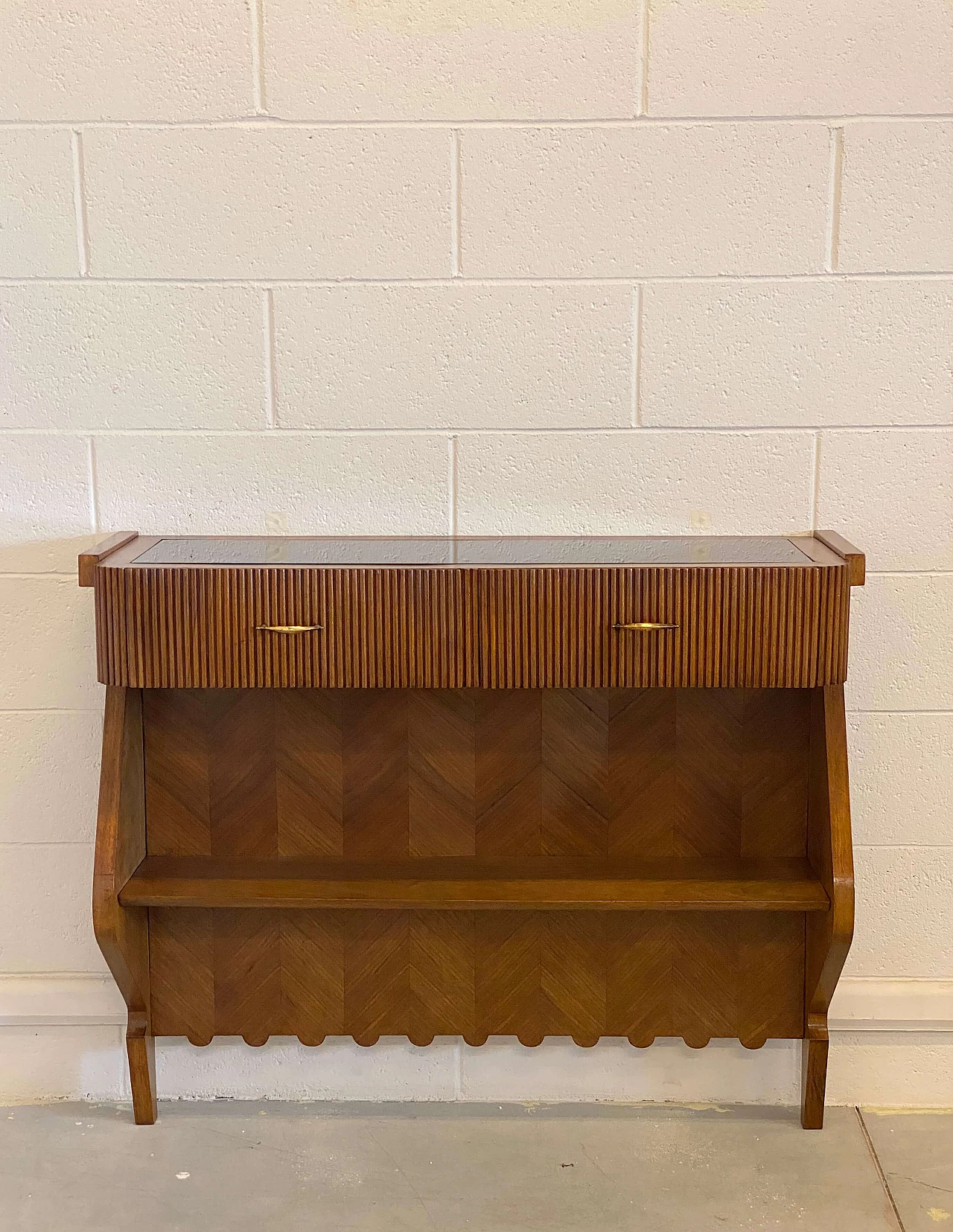 Walnut console with black glass top in the style of Paolo Buffa, 1940s 6