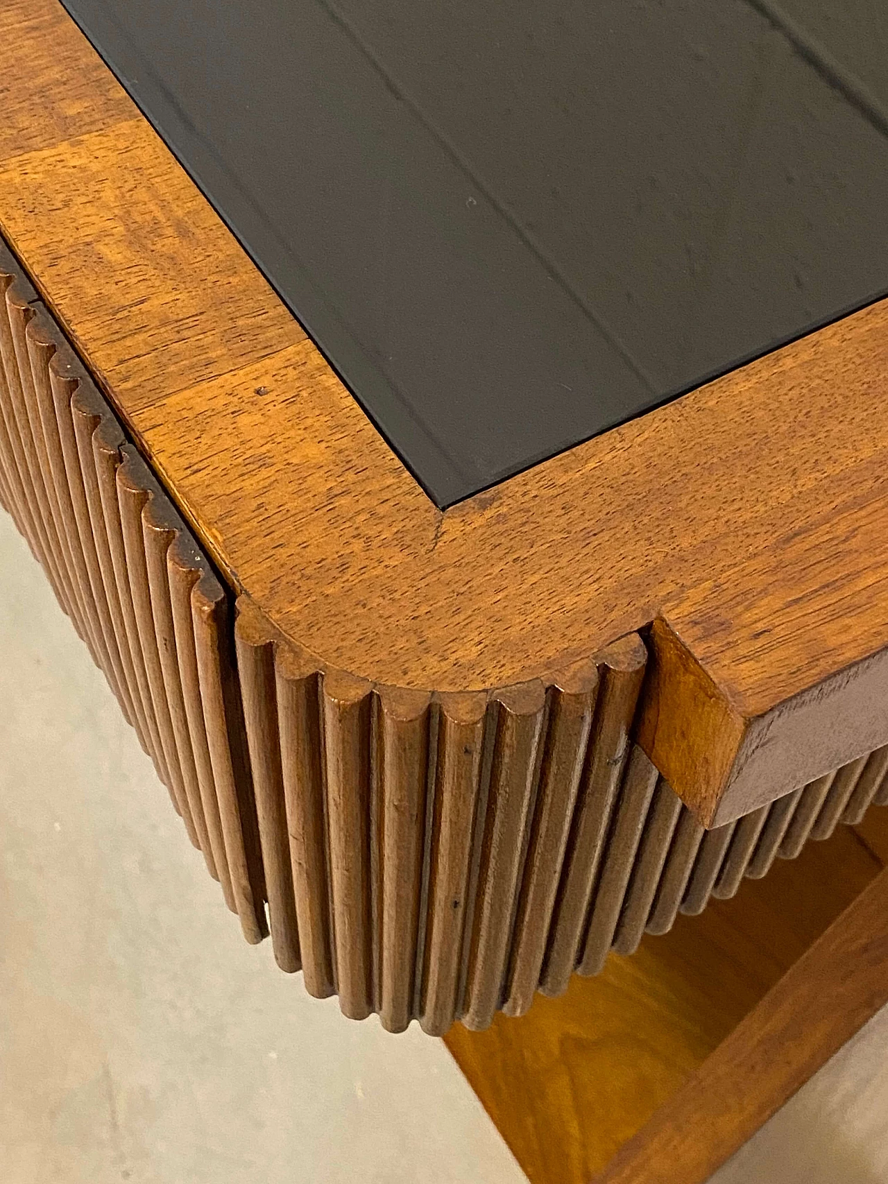 Walnut console with black glass top in the style of Paolo Buffa, 1940s 9