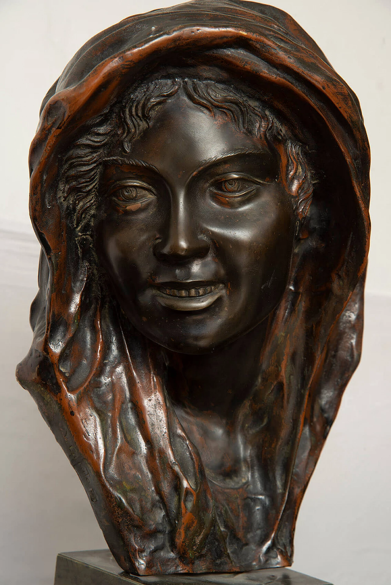 Vincenzo Gemito, testa di donna con velo, scultura in bronzo, inizio '900 2