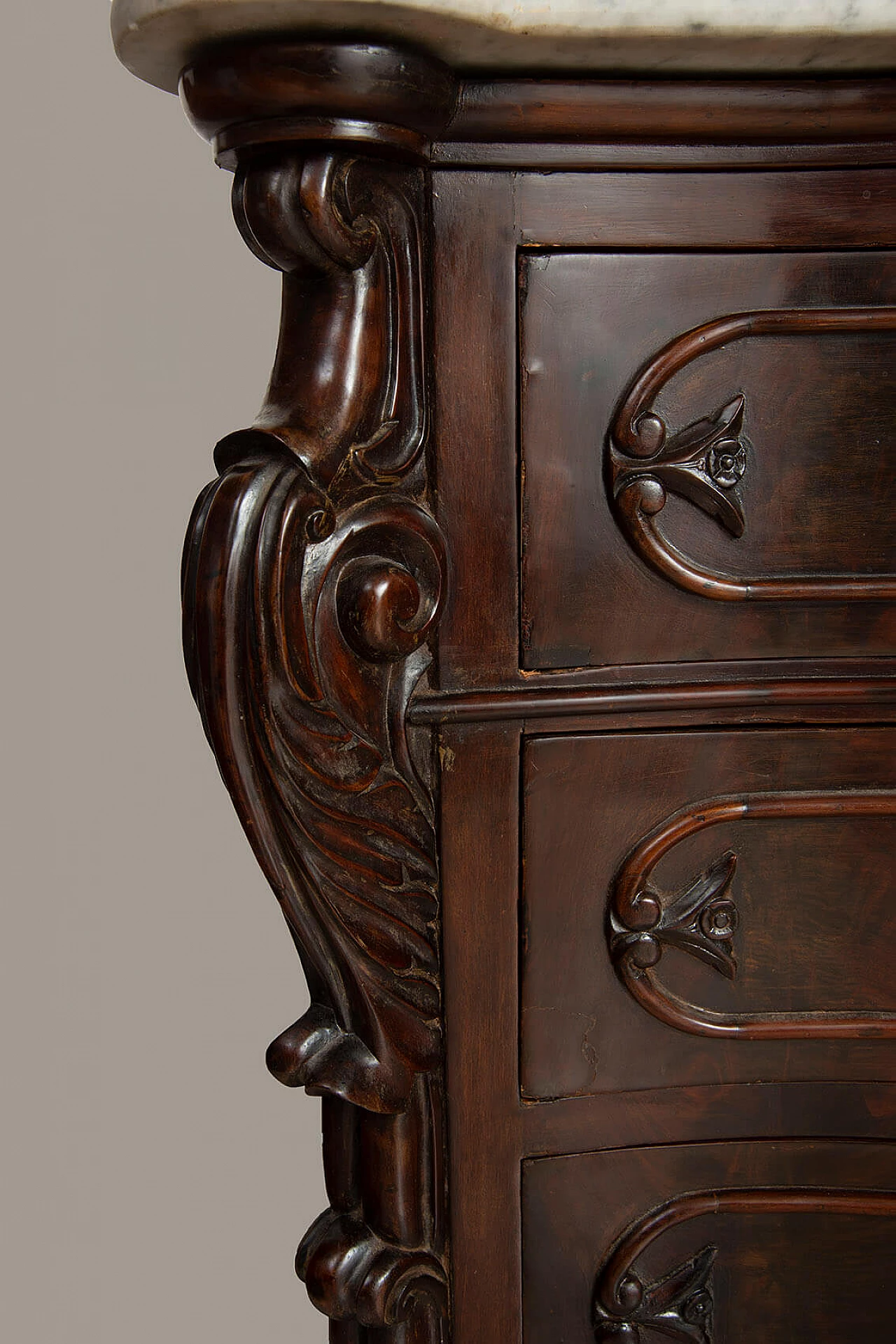 Louis Philippe mahogany feather chest of drawers with marble top, 19th century 3