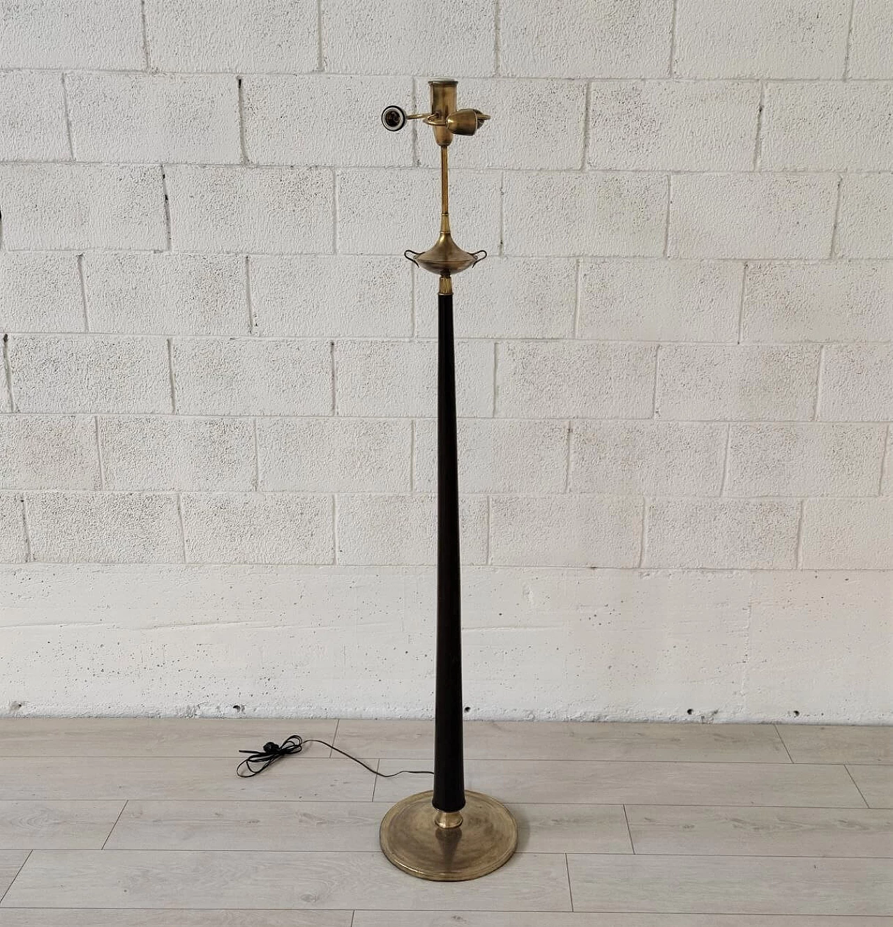 Wood and brass floor lamp, 1950s 2