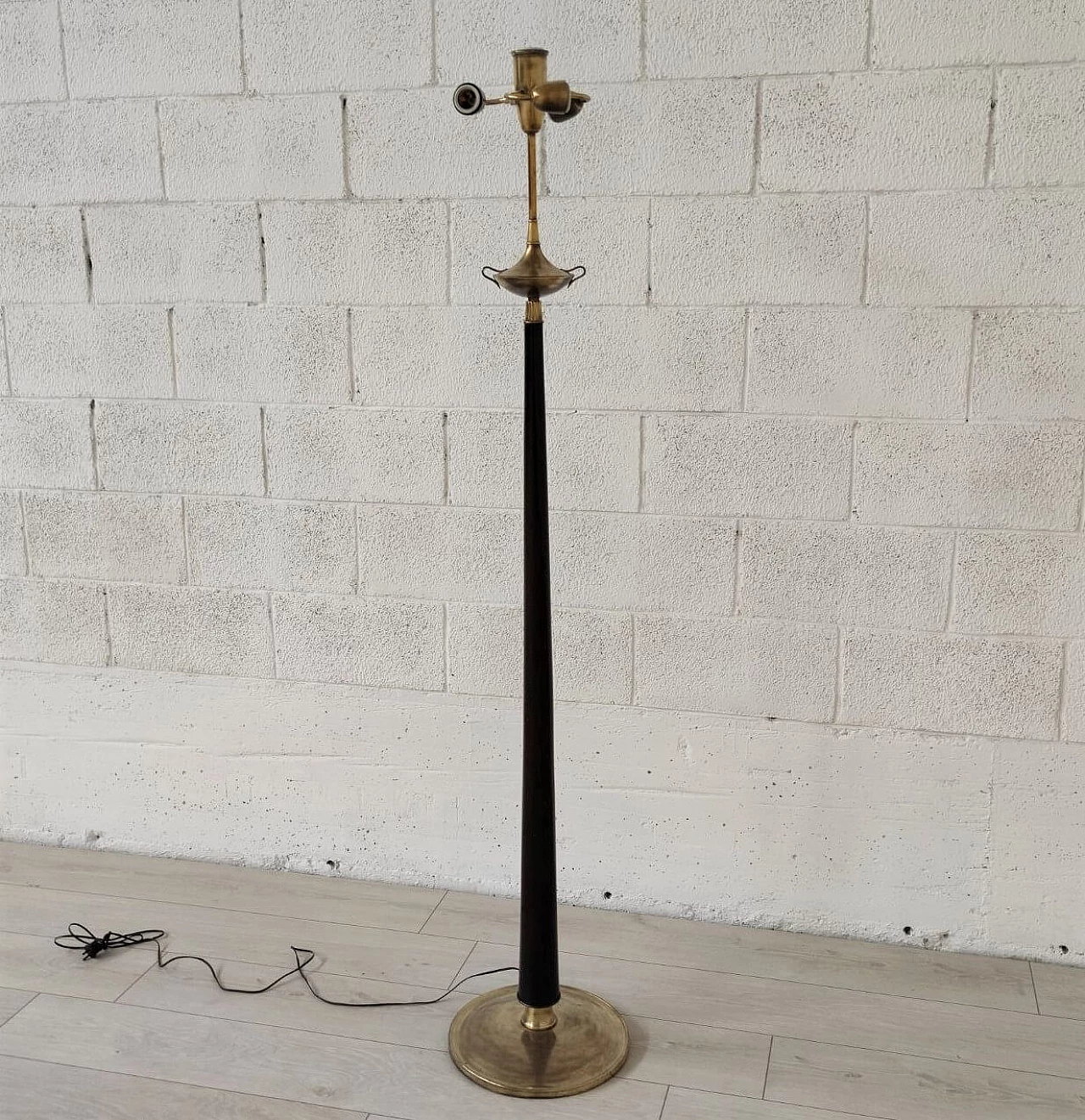 Wood and brass floor lamp, 1950s 3
