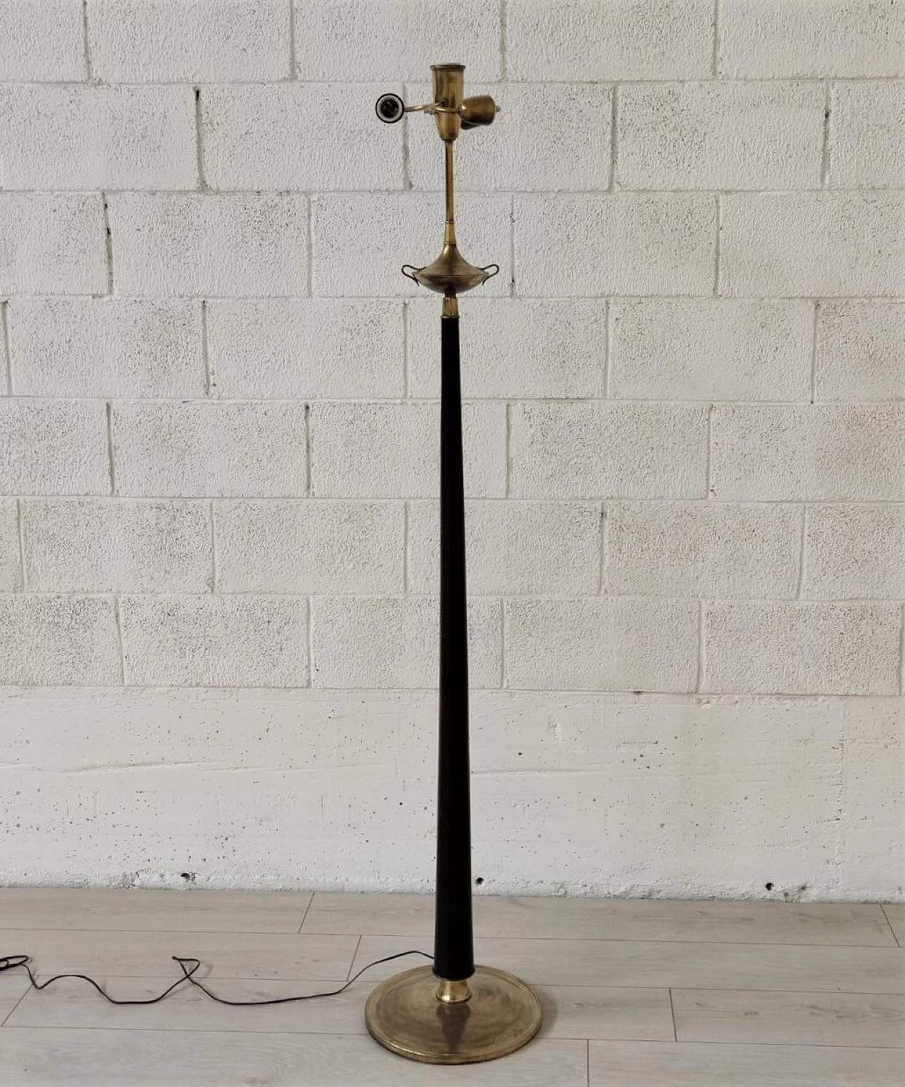 Wood and brass floor lamp, 1950s 4