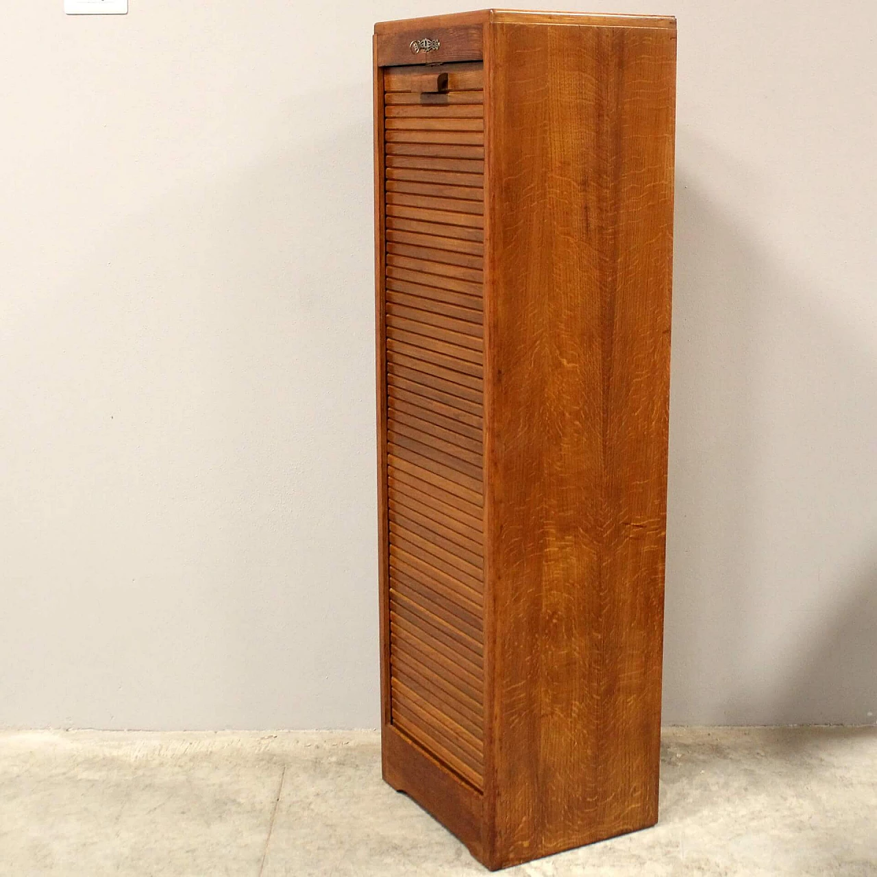 Oak filing cabinet with single shutter, early 20th century 1