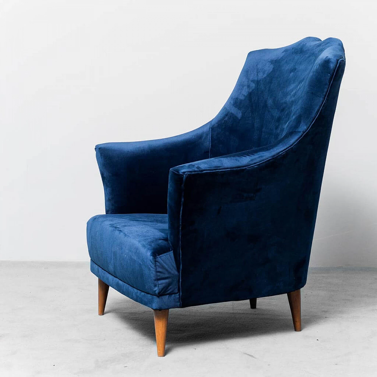 Pair of blue velvet armchairs in the style of Ico Parisi, 1950s 5