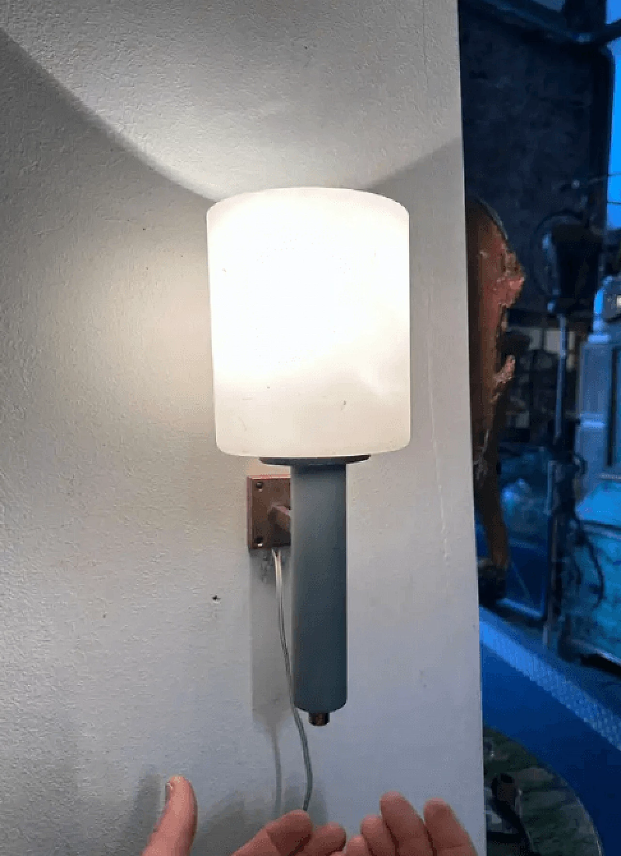 3 brass wall sconces in Stilnovo style, 1960s 12