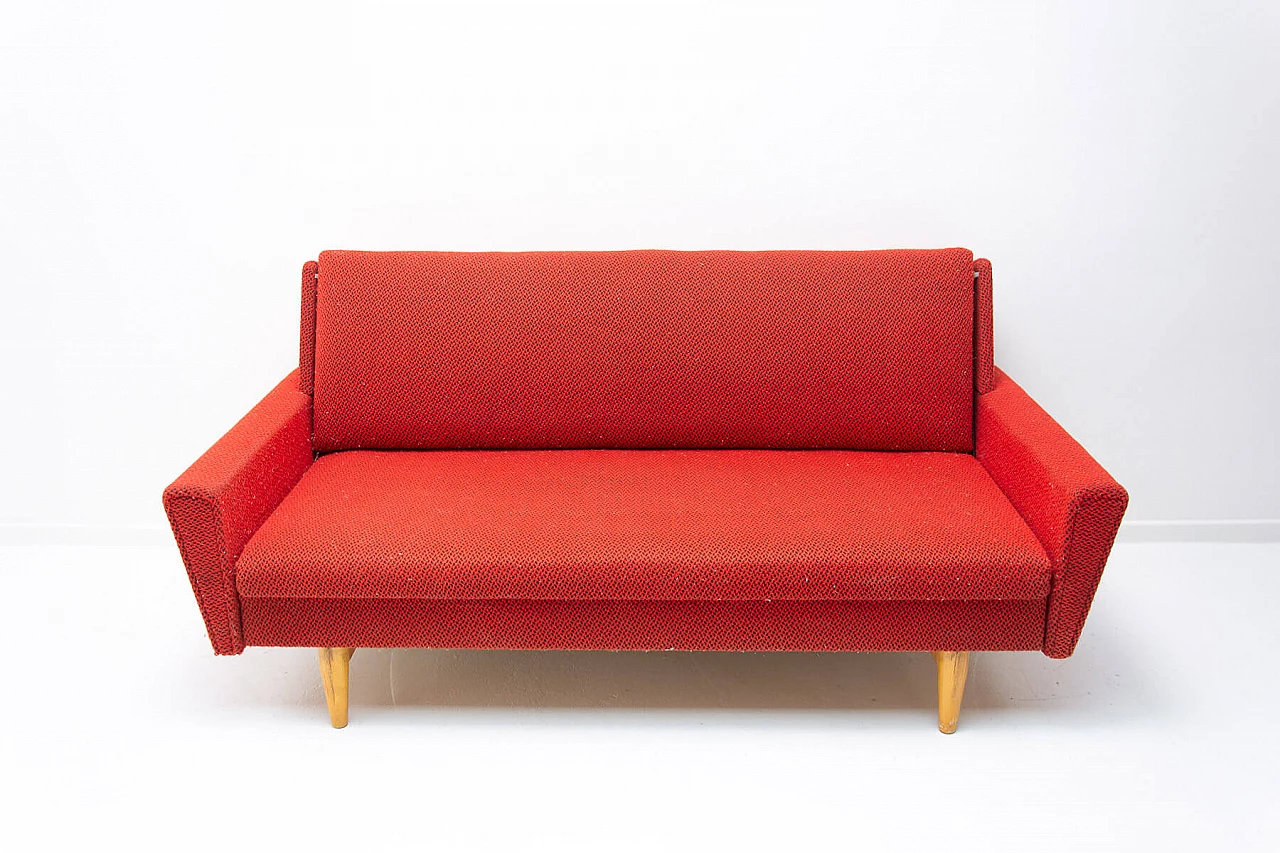 Divano letto pieghevole cecoslovacco in legno e tessuto rosso, anni '60 15