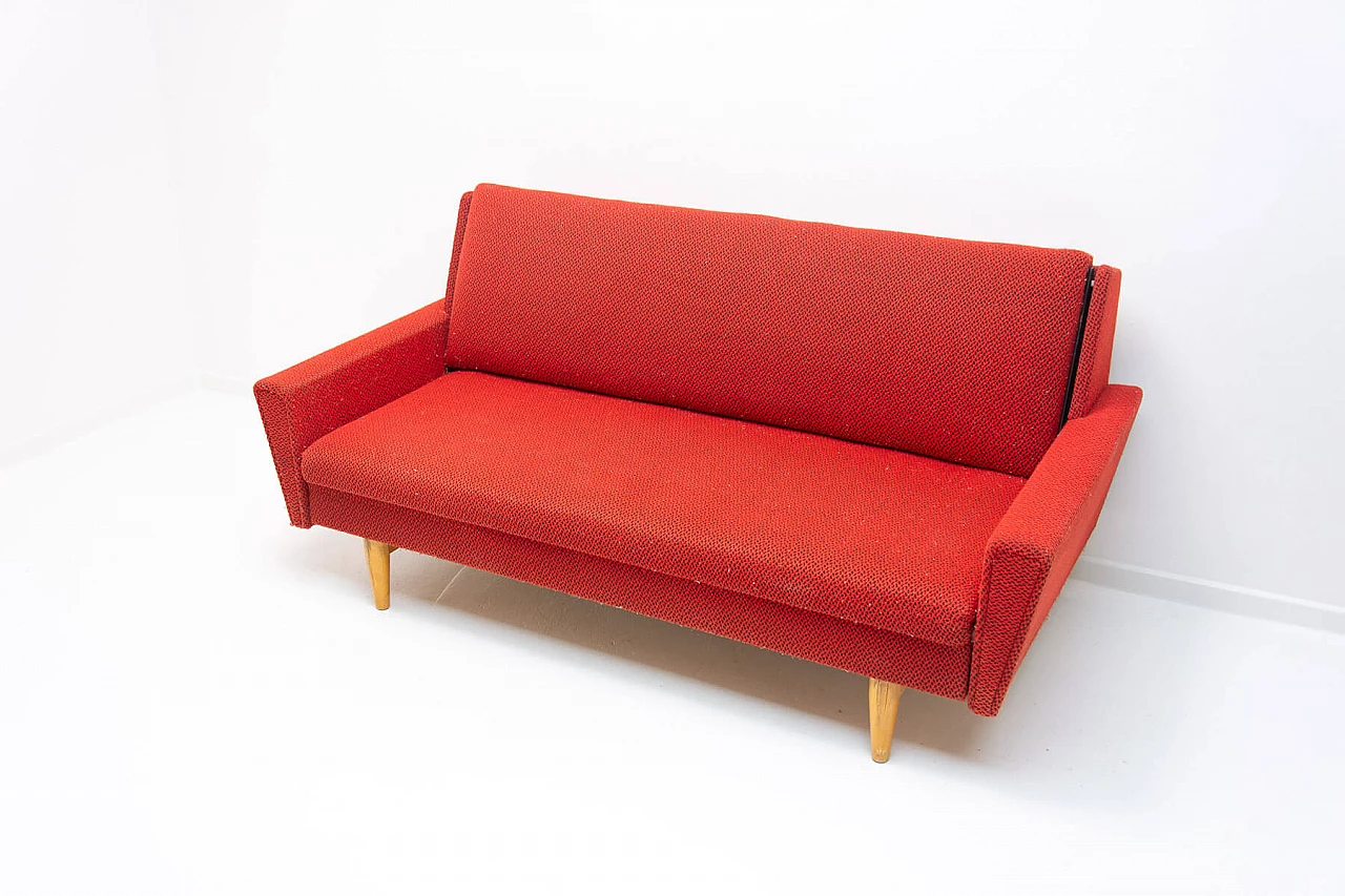 Divano letto pieghevole cecoslovacco in legno e tessuto rosso, anni '60 16