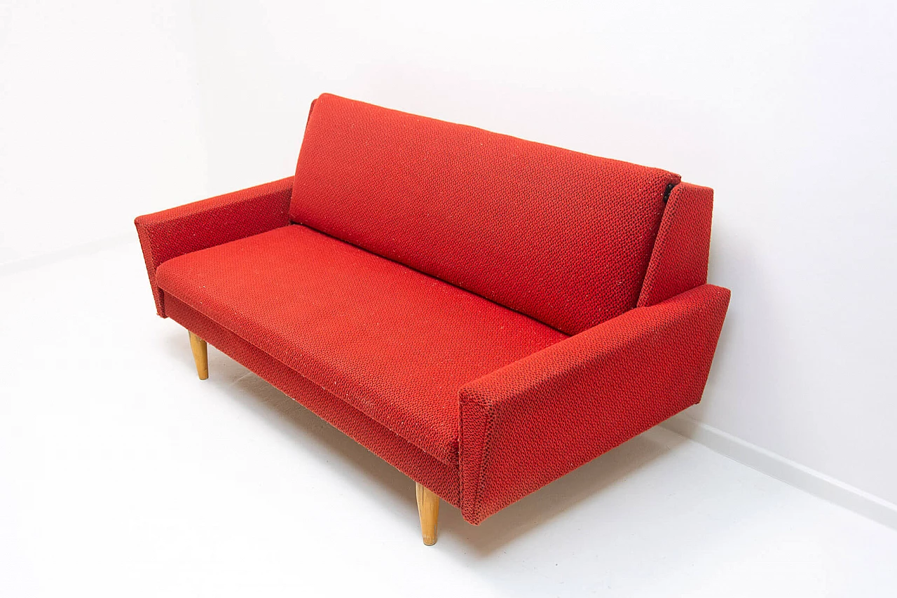 Divano letto pieghevole cecoslovacco in legno e tessuto rosso, anni '60 18