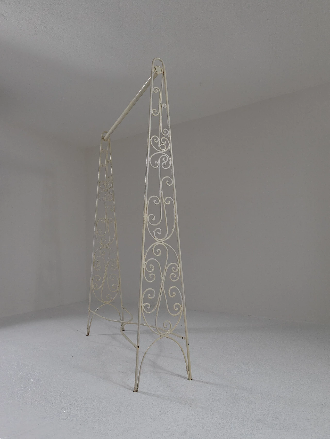 Appendiabiti in ferro verniciato bianco, anni '50 5