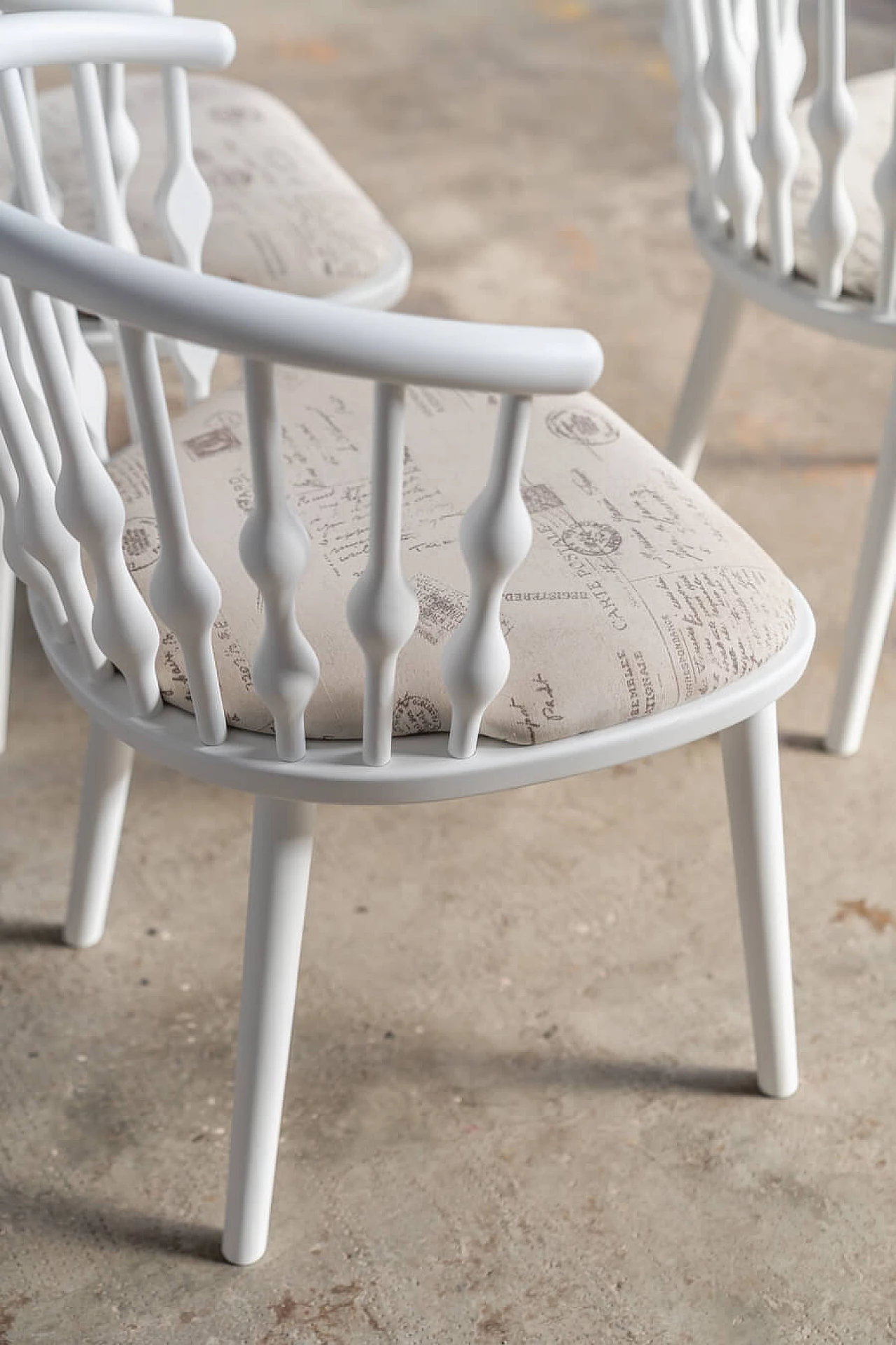 6 Chairs in white varnished beech and patterned fabric, 2000s 9