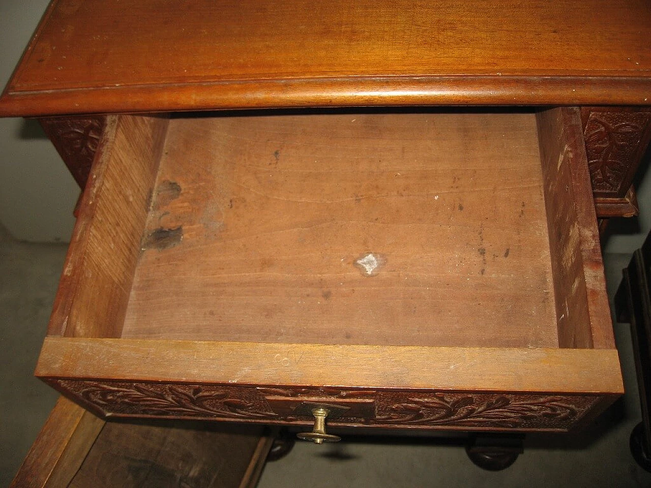 Pair of Lombard solid walnut bedside tables, early 20th century 6