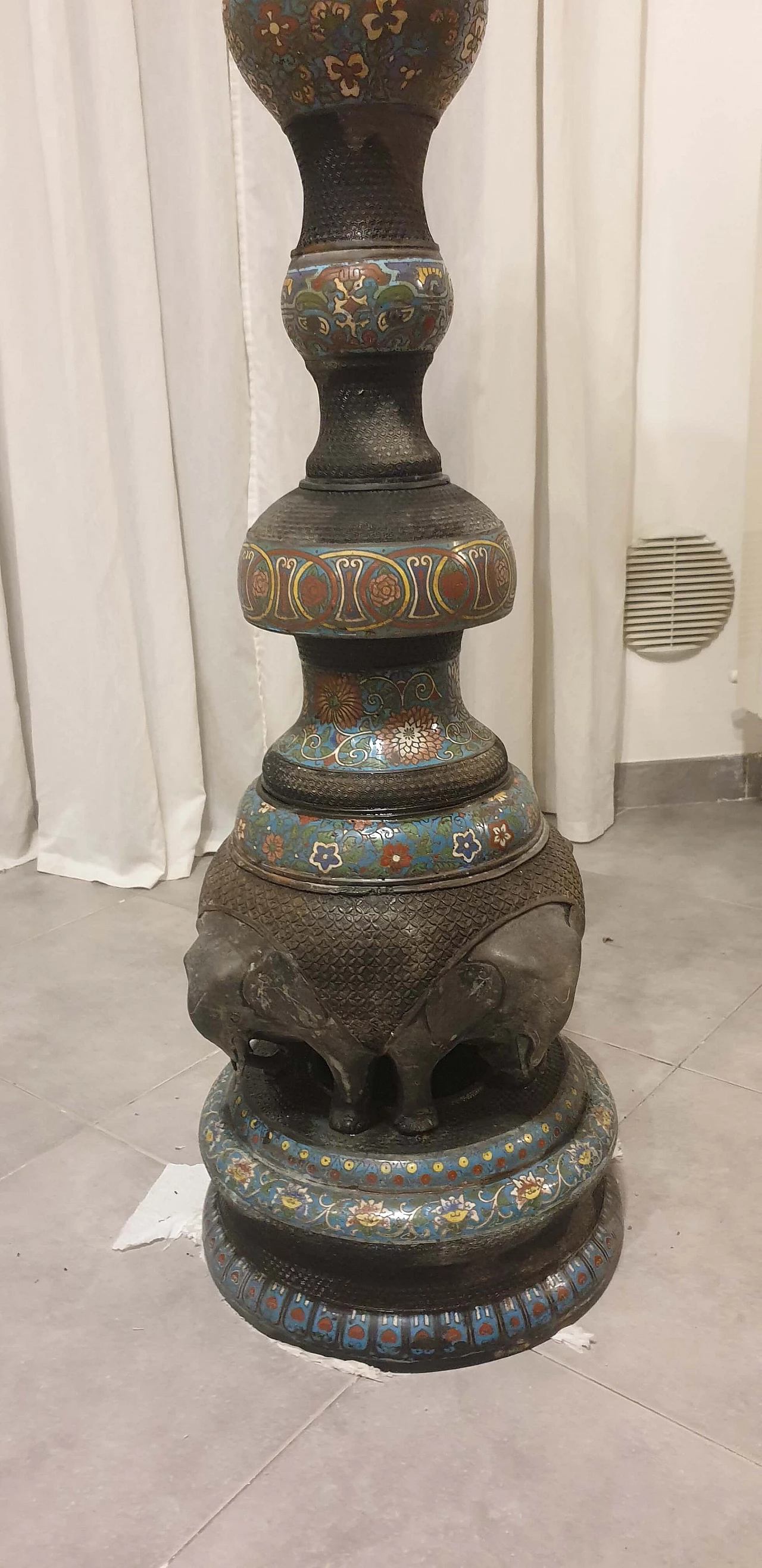 Inlaid and enamelled brass candlestick, 19th century 7