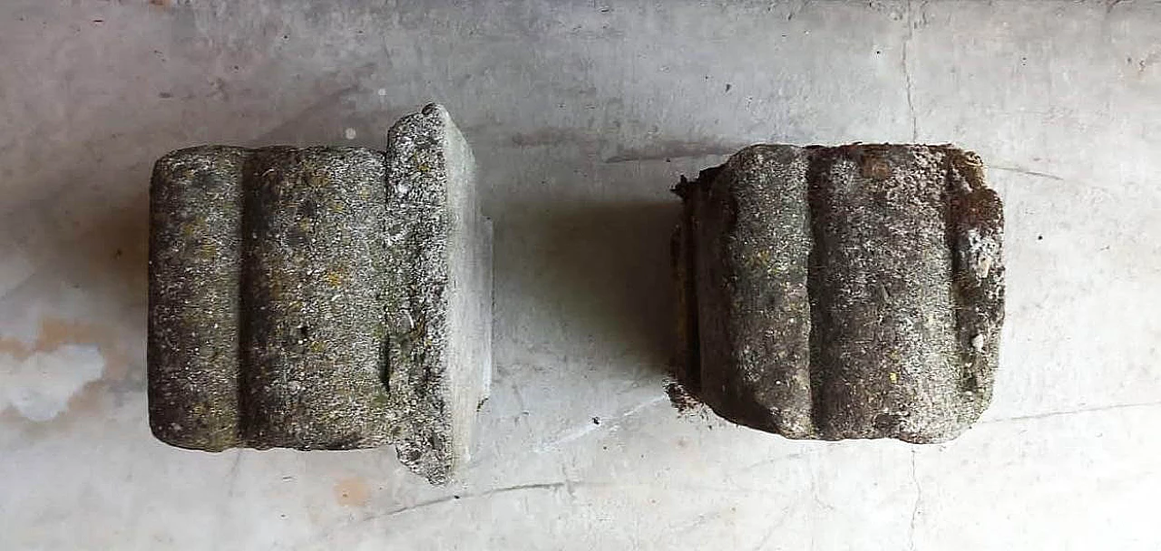 Coppia di mensole di sostegno stile Gotico in pietra 15