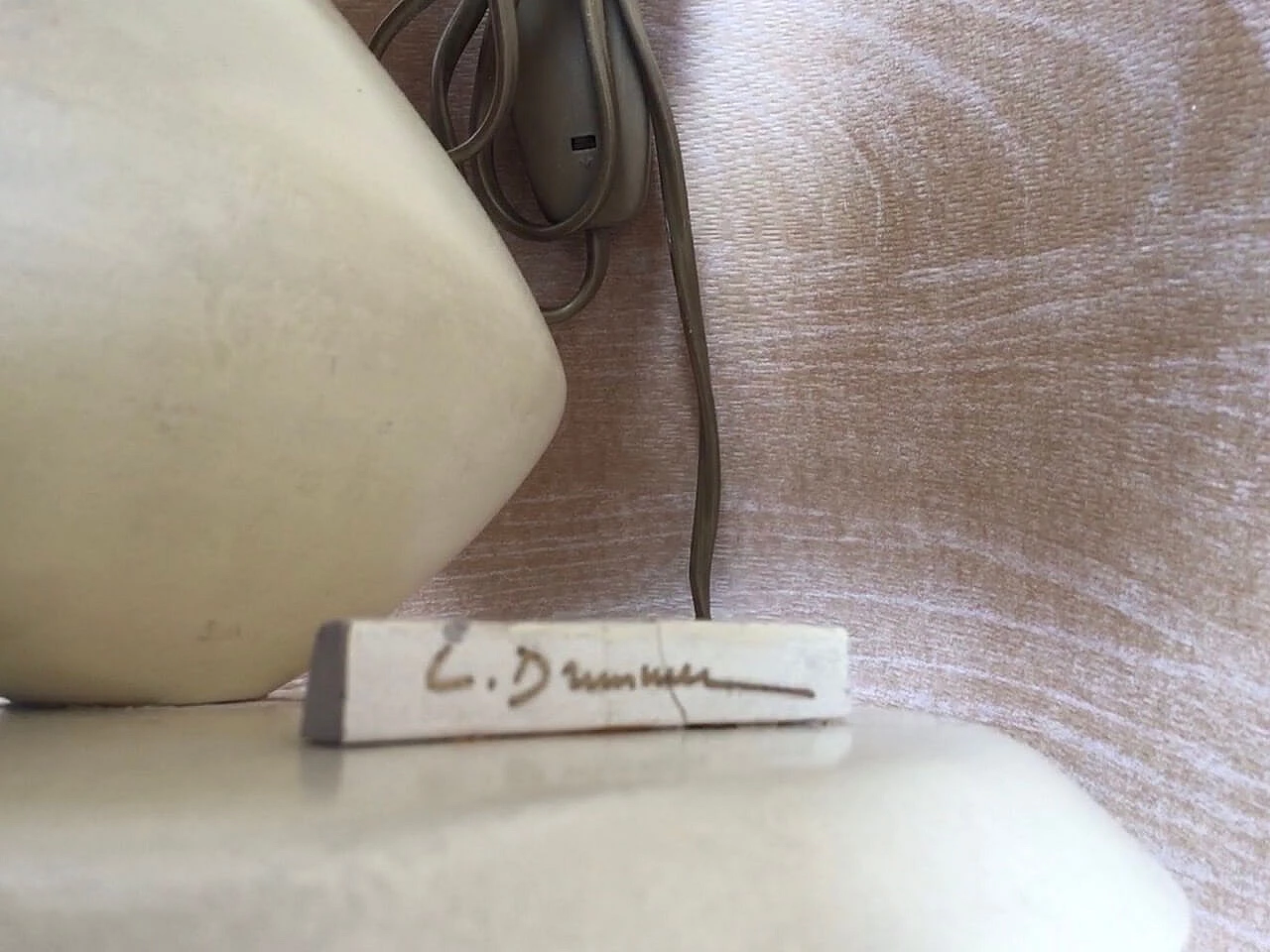 Lampada da tavolo in ferro avorio di L. Drummer, anni '70 5