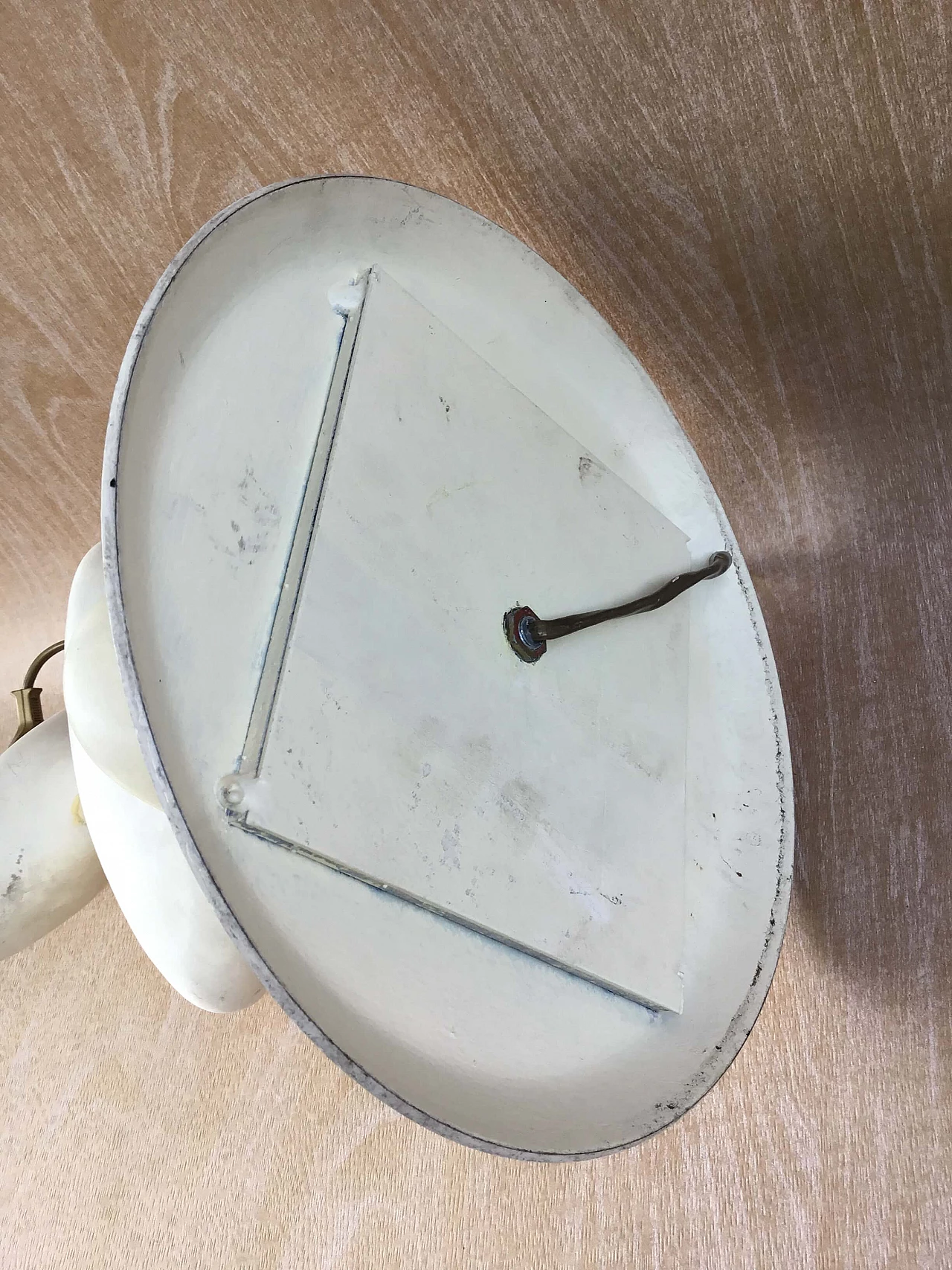 Lampada da tavolo in ferro avorio di L. Drummer, anni '70 9