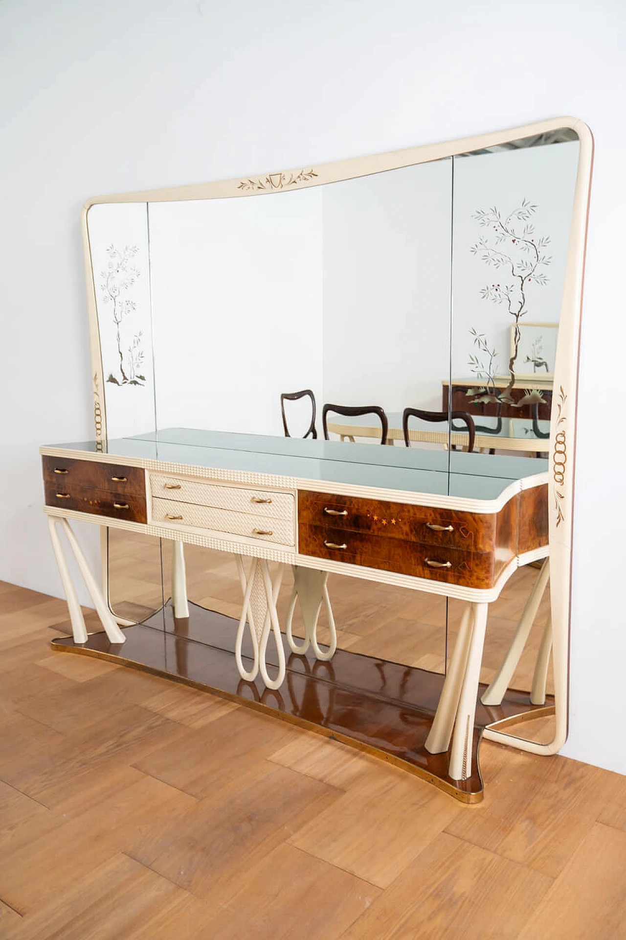 Pair of sideboards with mirror, table and chairs in the style of Vittorio Dassi, 1950s 13