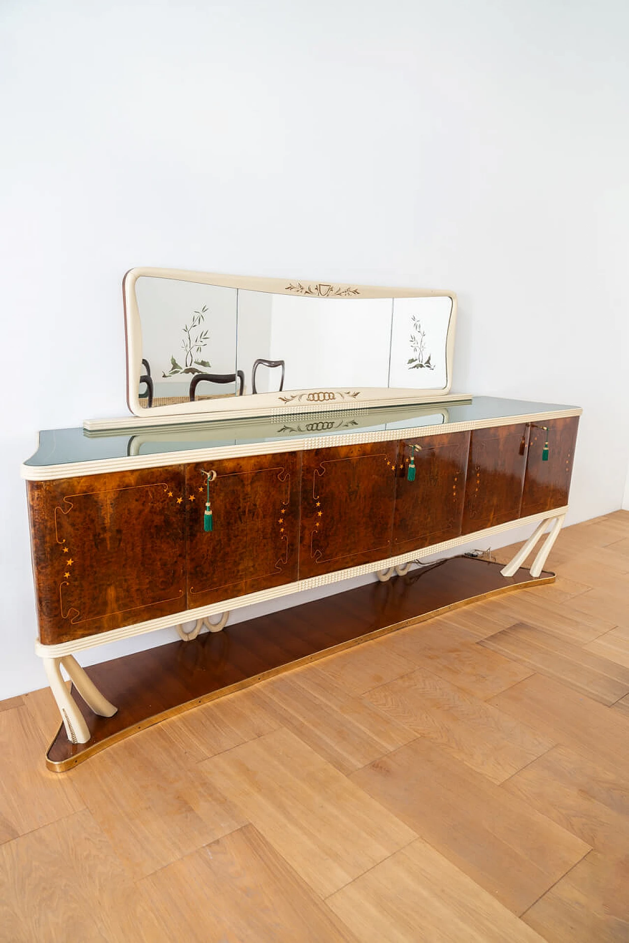 Pair of sideboards with mirror, table and chairs in the style of Vittorio Dassi, 1950s 16