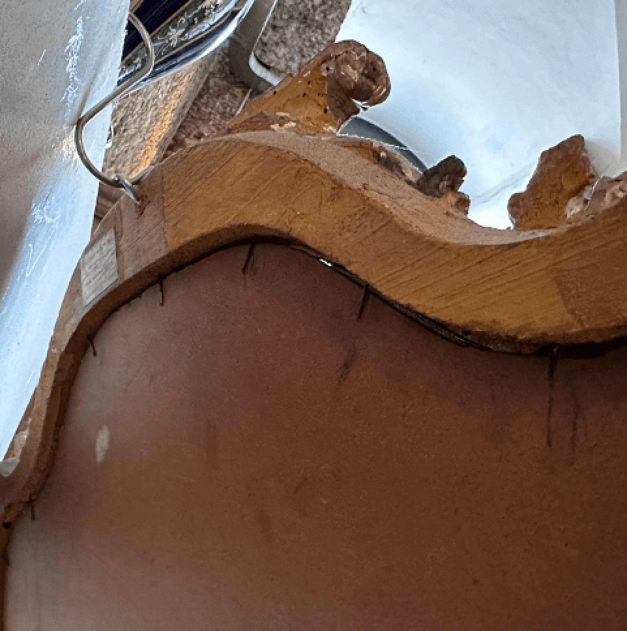 Specchio da parete Barocco siciliano in legno dorato, metà '700 2