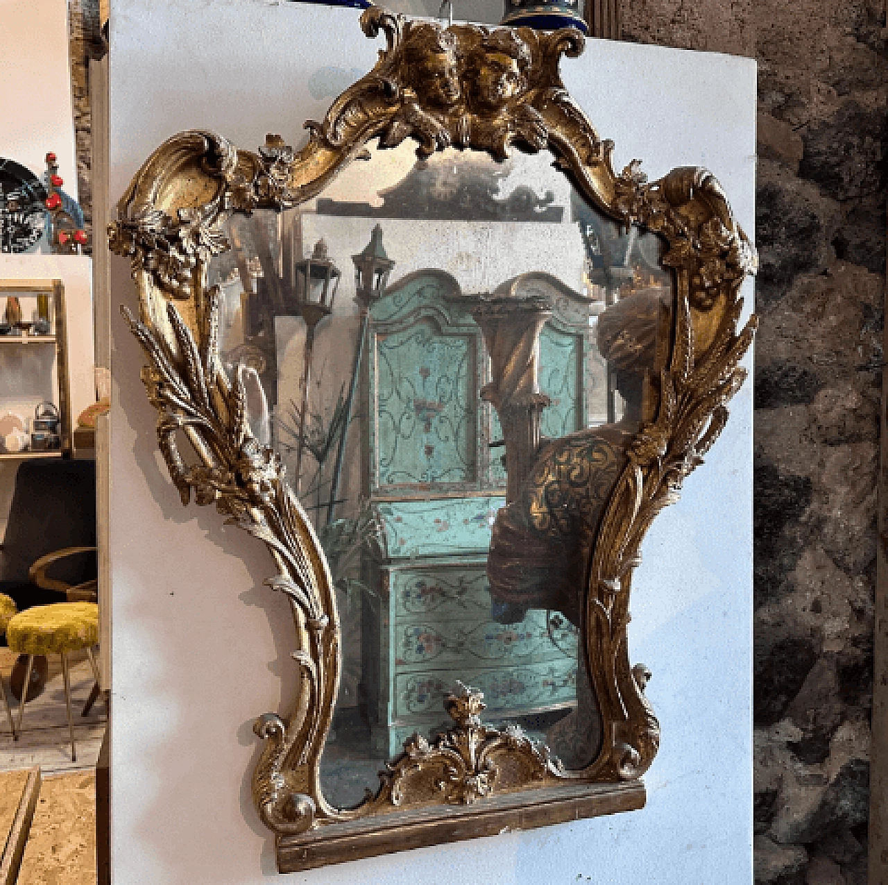 Specchio da parete Barocco siciliano in legno dorato, metà '700 5