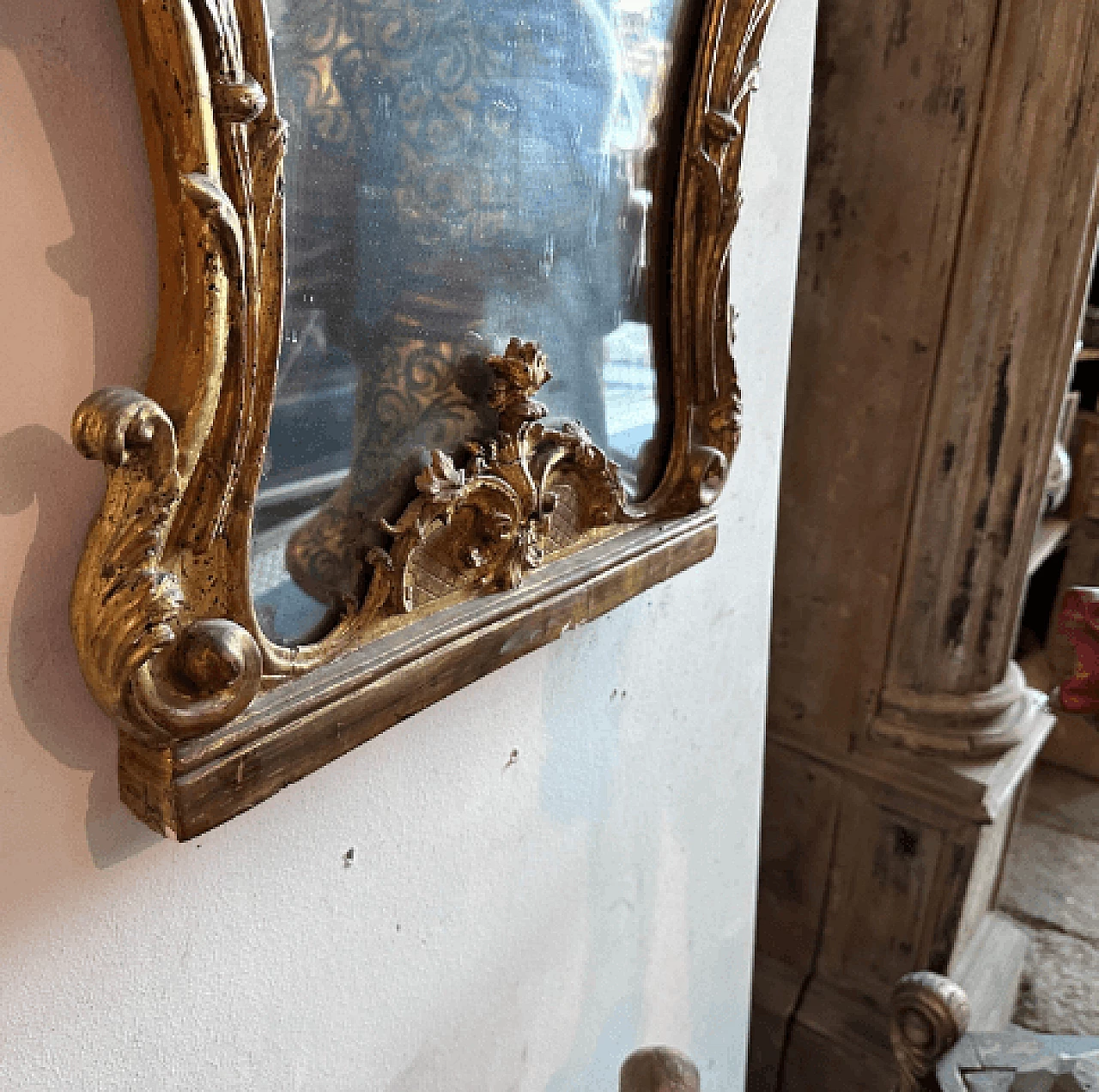 Specchio da parete Barocco siciliano in legno dorato, metà '700 8