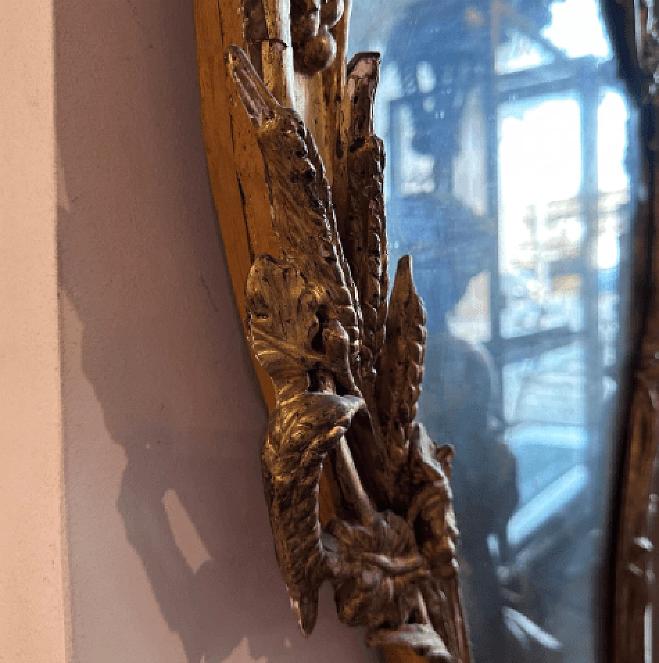 Specchio da parete Barocco siciliano in legno dorato, metà '700 9