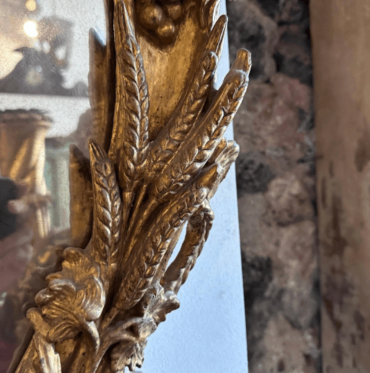 Specchio da parete Barocco siciliano in legno dorato, metà '700 10