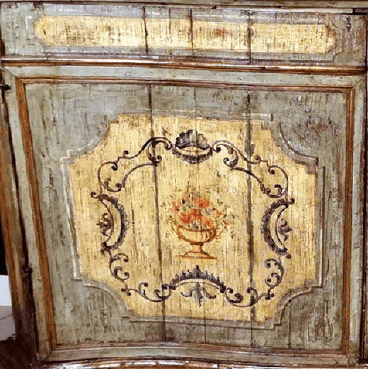 Venetian Louis XIV lacquered and painted wood sideboard, early 18th century 8