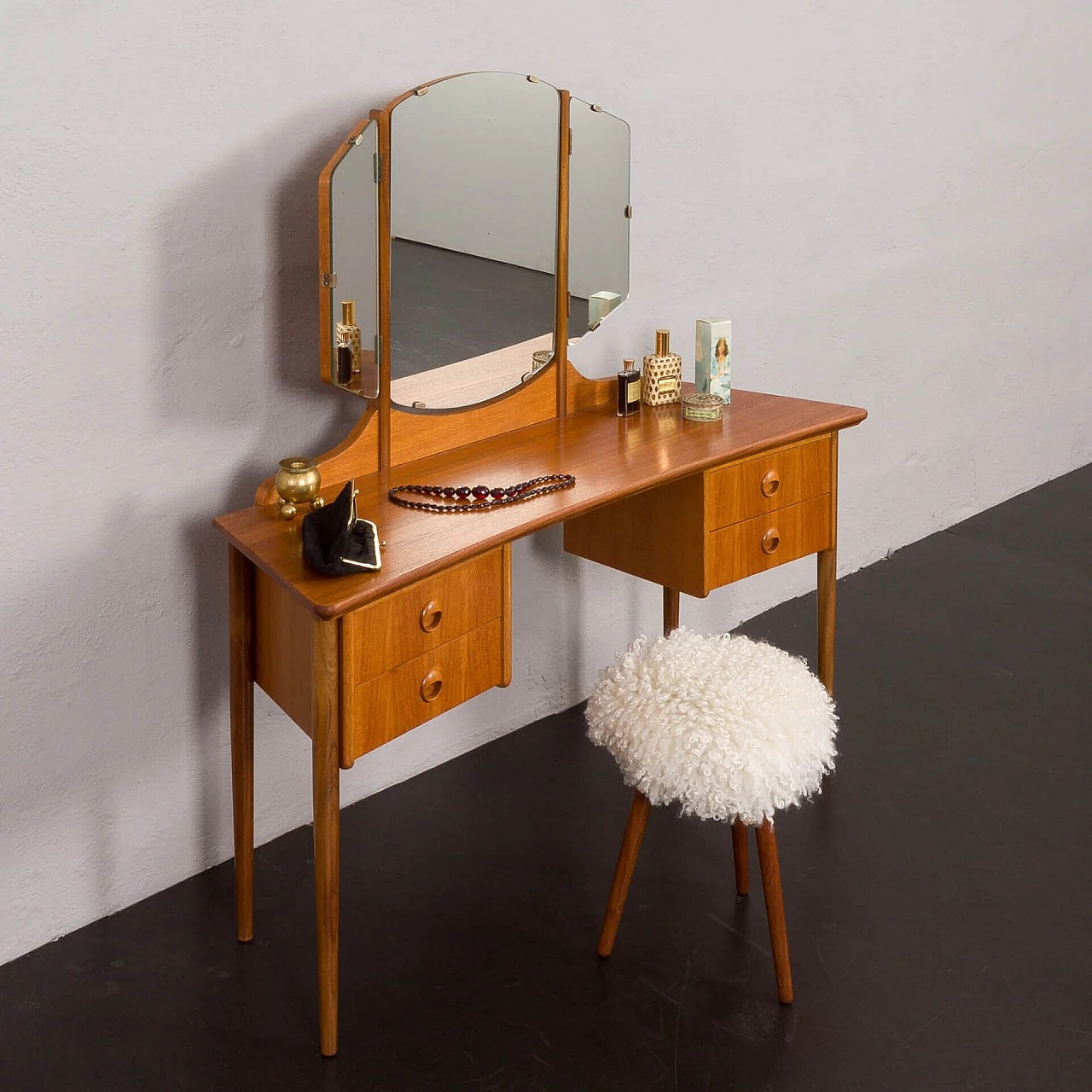 Teak vanity table with folding mirror attributed to John Texmon, 1960s 2