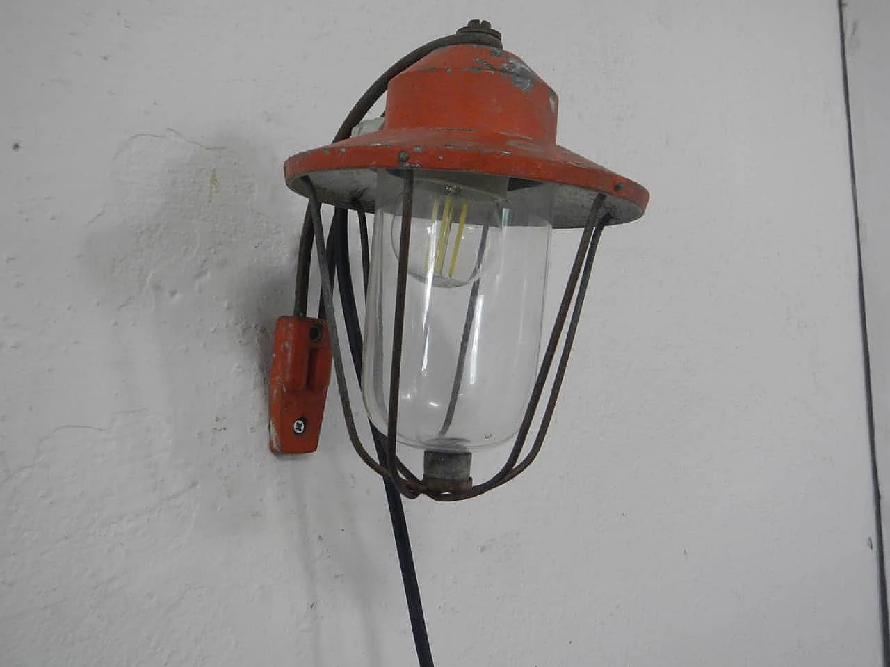 Lampada da esterno in metallo rosso e vetro di Marbo, anni '50 2
