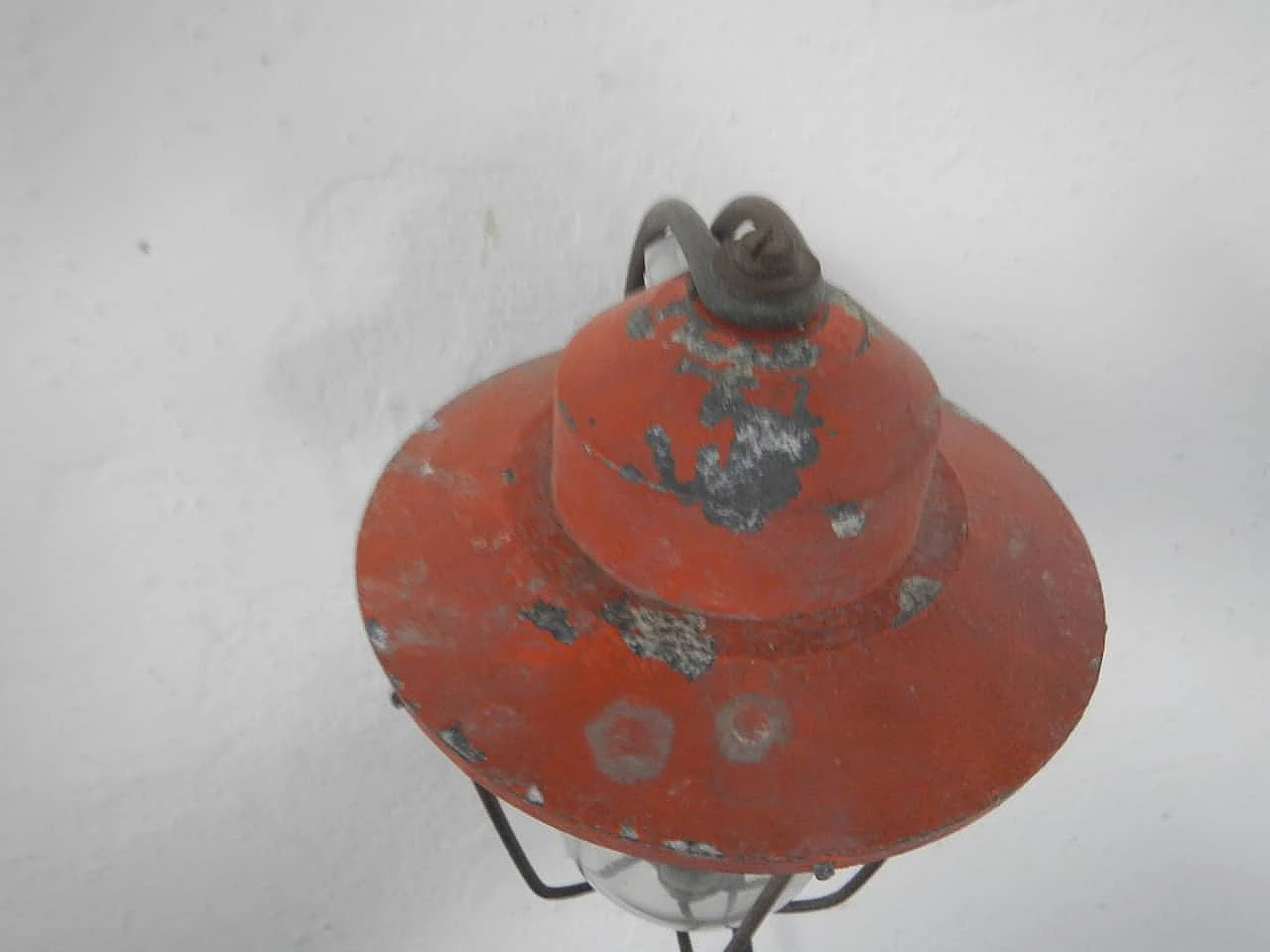 Lampada da esterno in metallo rosso e vetro di Marbo, anni '50 3