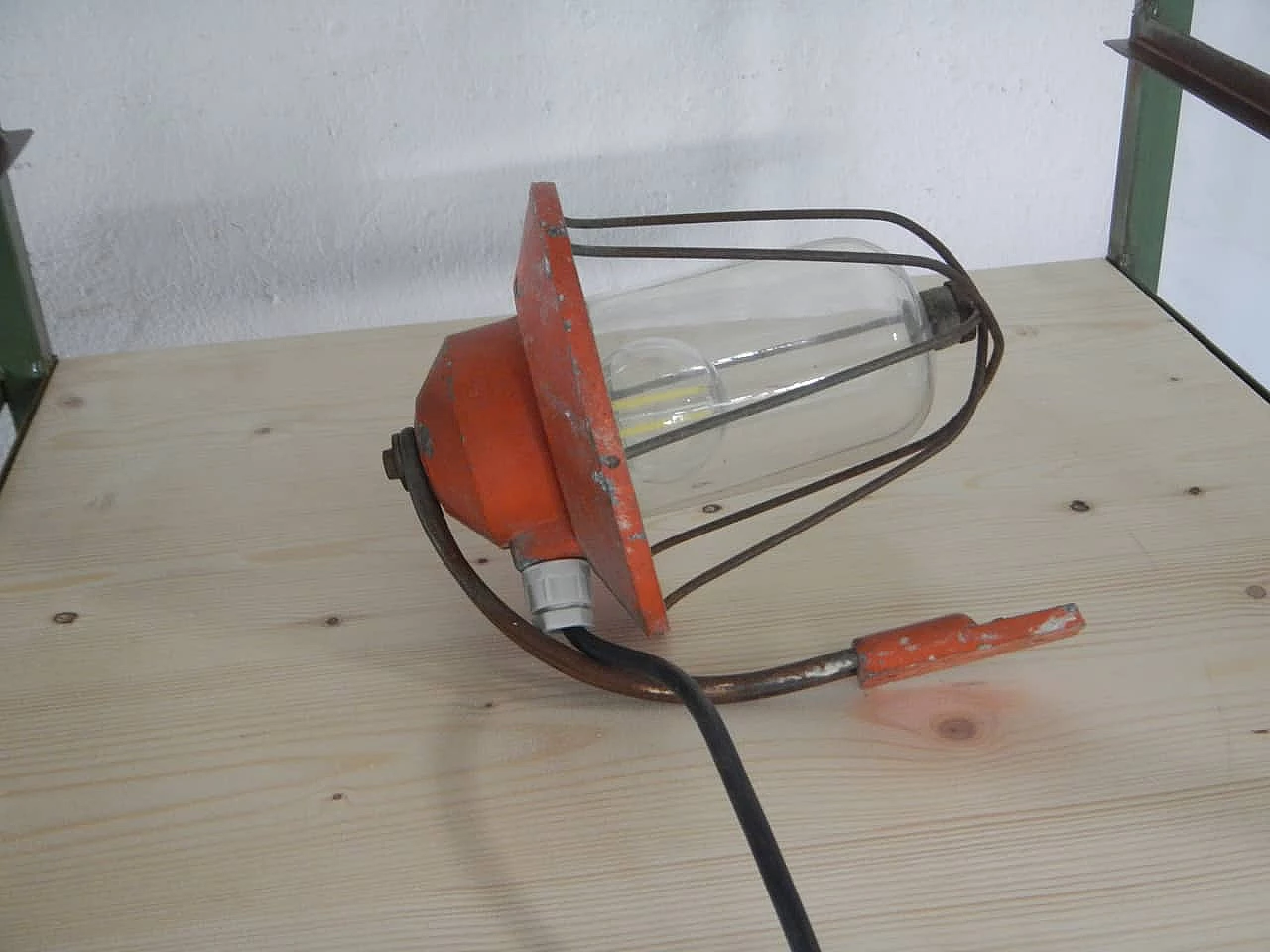 Lampada da esterno in metallo rosso e vetro di Marbo, anni '50 5