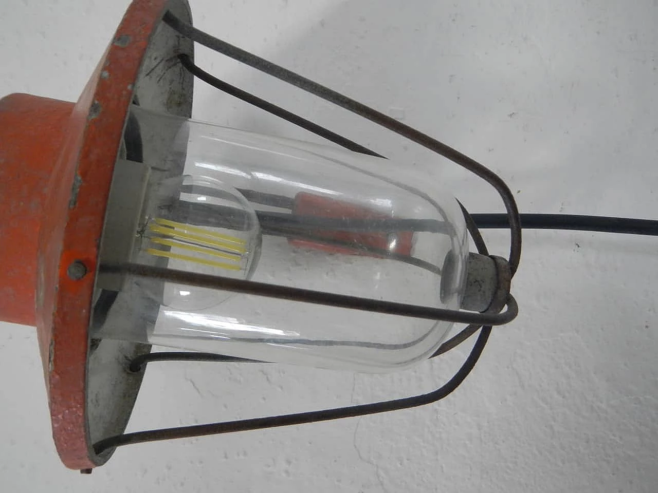 Lampada da esterno in metallo rosso e vetro di Marbo, anni '50 6