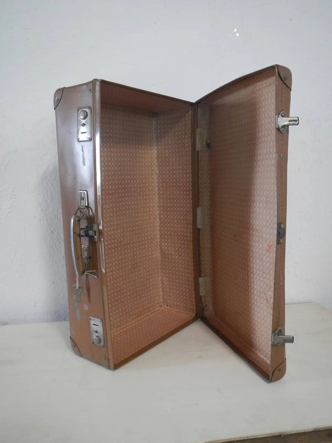 Cardboard, leatherette and metal suitcase, 1970s 3