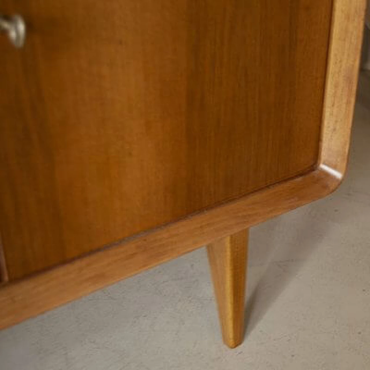 Coppia di librerie in noce e cristallo di Ico e Luisa Parisi, anni '60 7