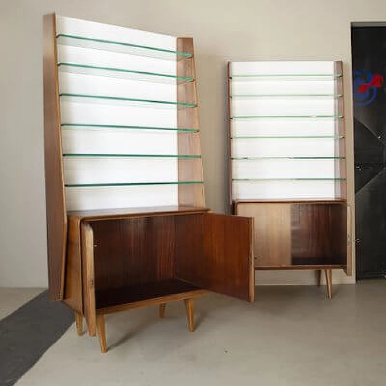 Pair of walnut and crystal bookcases by Ico and Luisa Parisi, 1960s 8