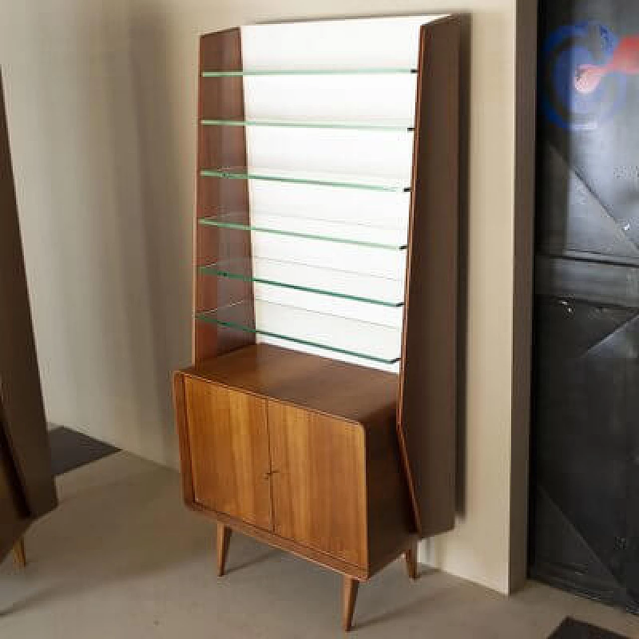 Pair of walnut and crystal bookcases by Ico and Luisa Parisi, 1960s 12