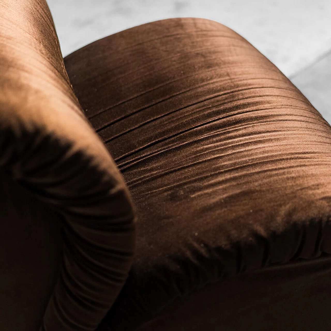 Pair of brown velvet armchairs by Doimo Salotti, 1970s 4