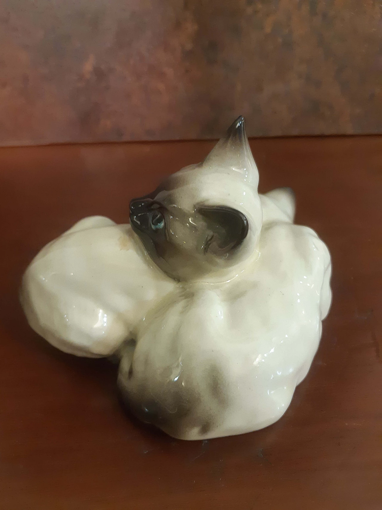 Scultura di due cuccioli di gatto siamese in porcellana di Beswick 2