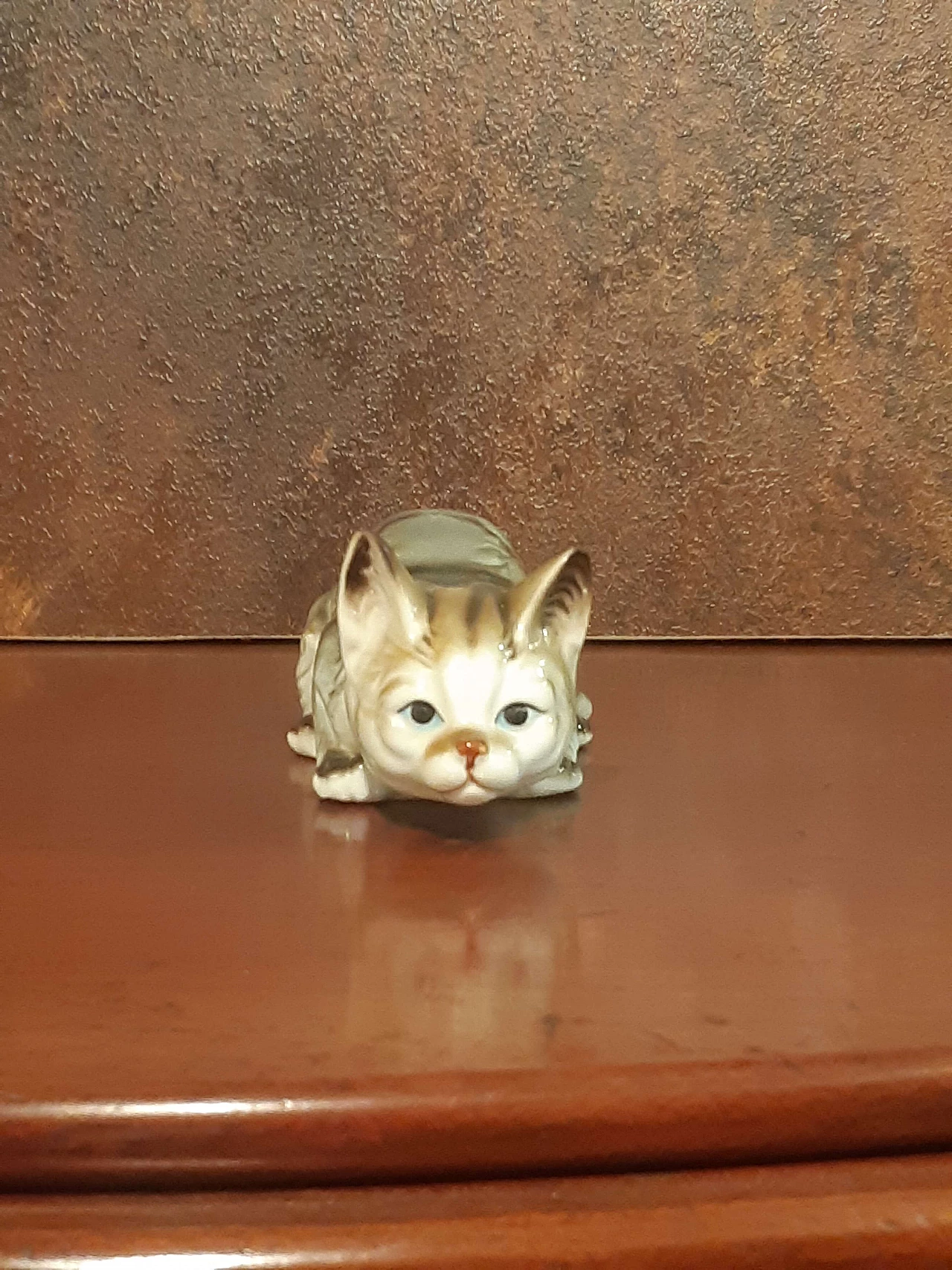 Scultura inglese in porcellana di gatto europeo 2