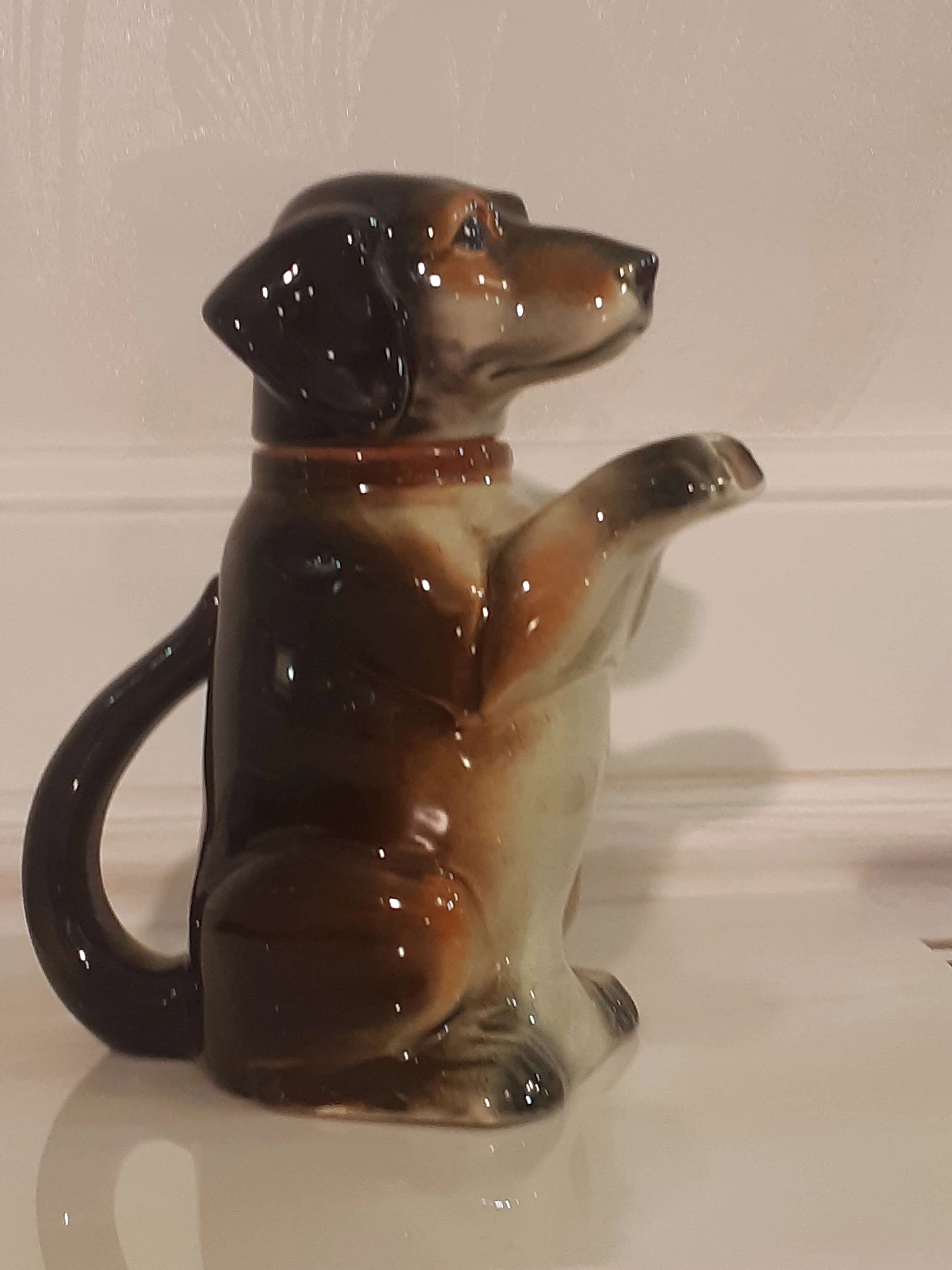 Teiera in porcellana a forma di cane di Erphila 1